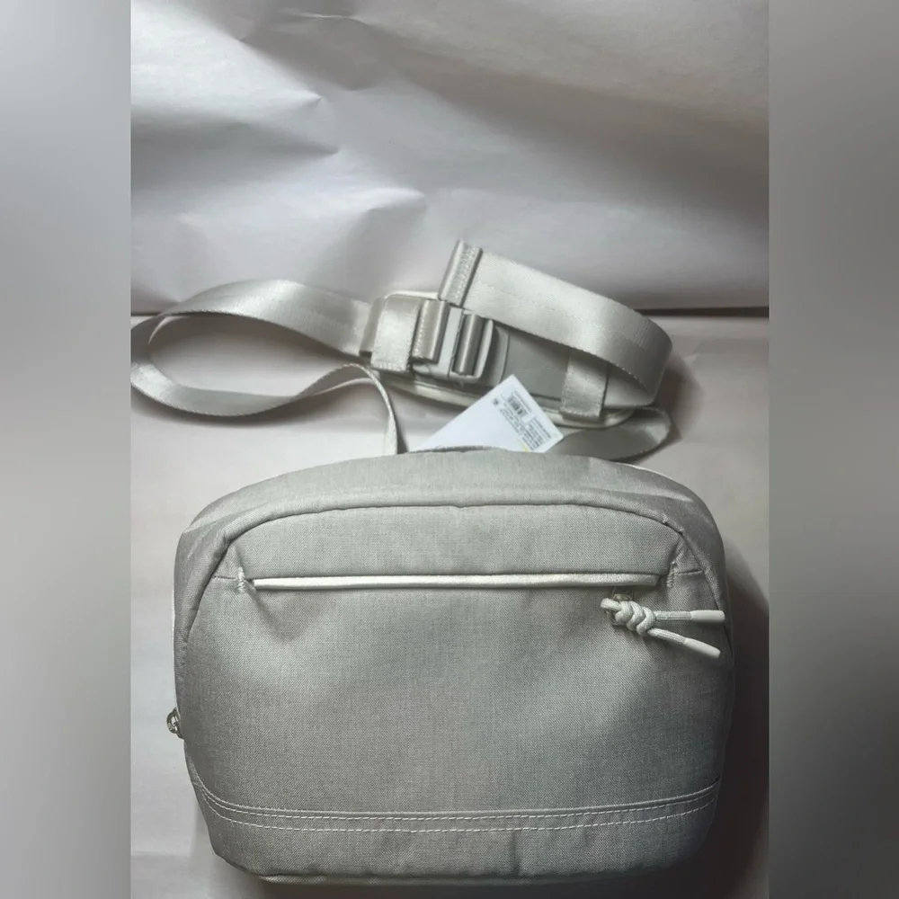 heyday Cream Camera Bag - Picture 4 of 10